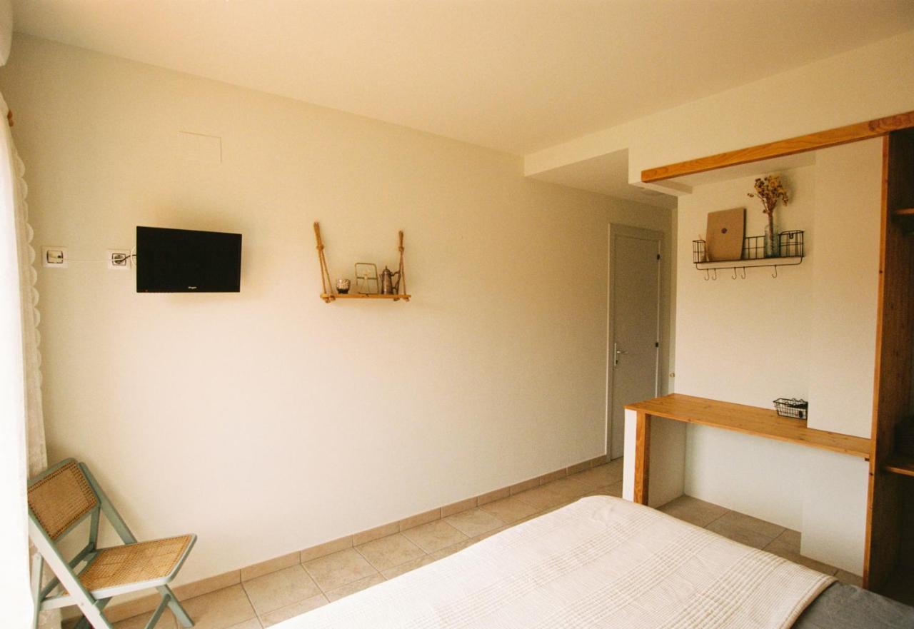 Hostal De L'Aigua Sant Llorenc de la Muga Exteriör bild
