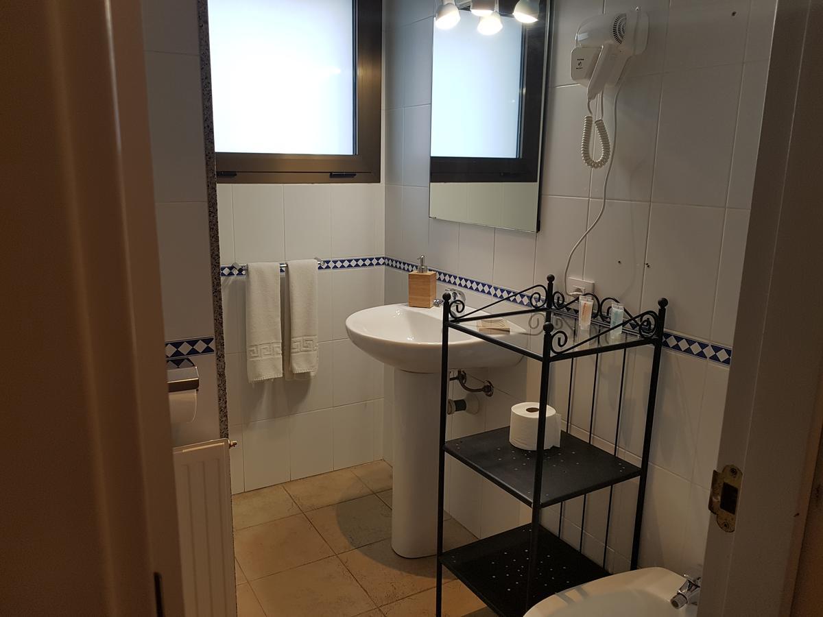 Hostal De L'Aigua Sant Llorenc de la Muga Exteriör bild