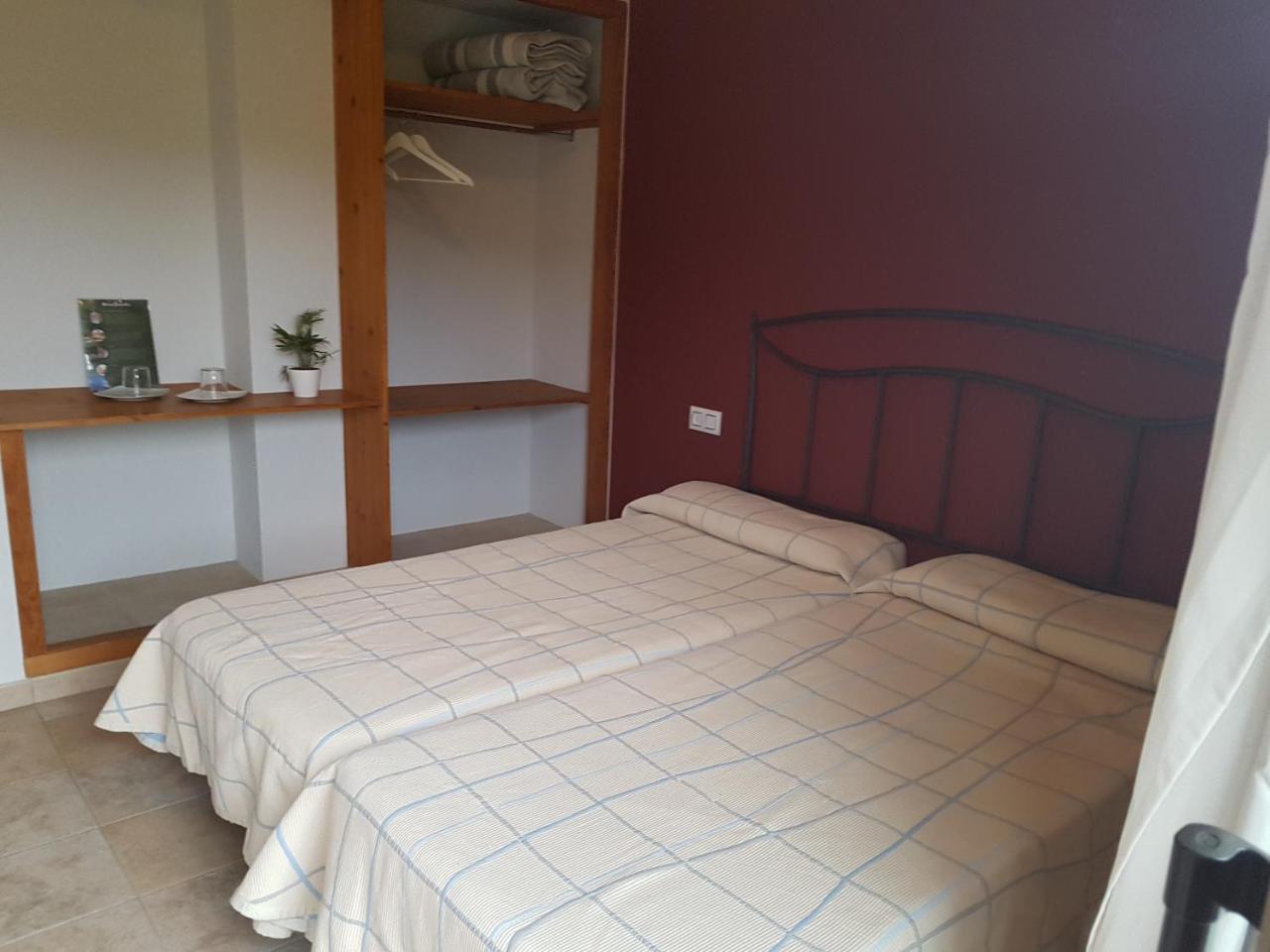 Hostal De L'Aigua Sant Llorenc de la Muga Exteriör bild